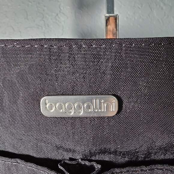 BAGGALLINI Black Leopard Print Snap It Crossbody Bag MM – NWT - Picture 5 of 14